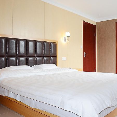 100 Inn Plus Pudong Airport Hotel 上海 外观 照片