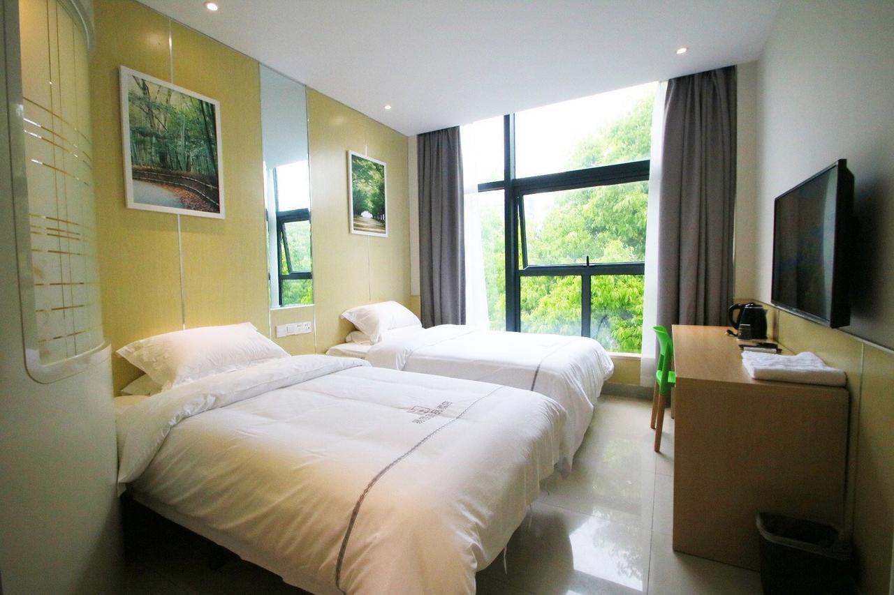 100 Inn Plus Pudong Airport Hotel 上海 外观 照片