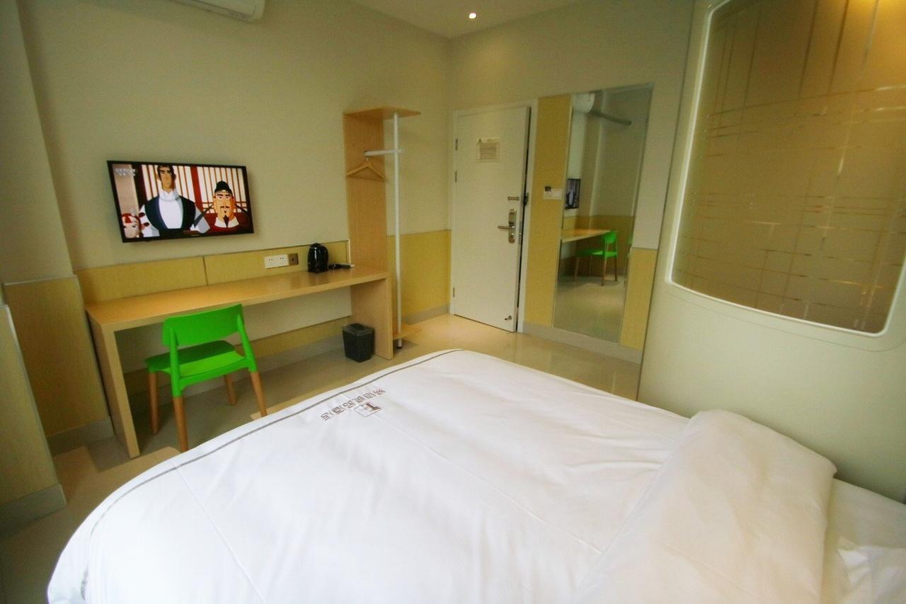 100 Inn Plus Pudong Airport Hotel 上海 外观 照片