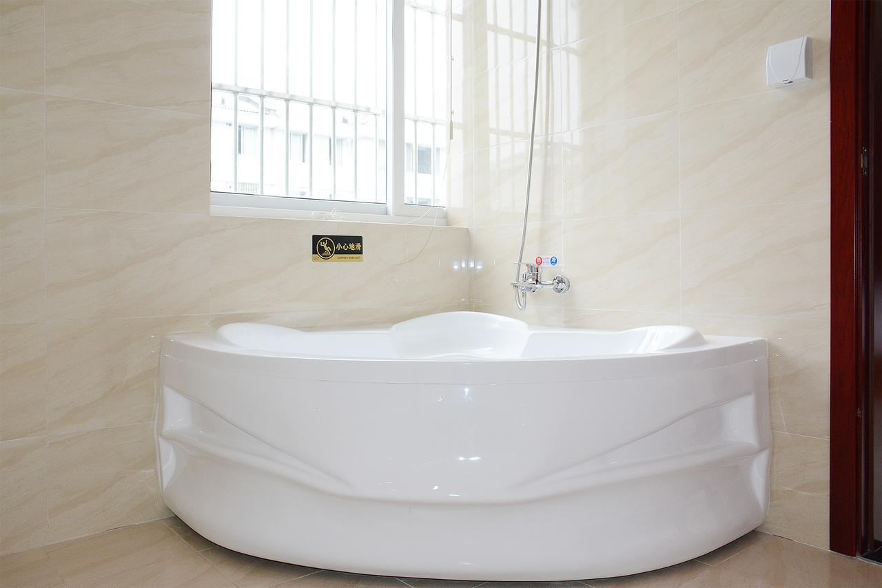 100 Inn Plus Pudong Airport Hotel 上海 外观 照片