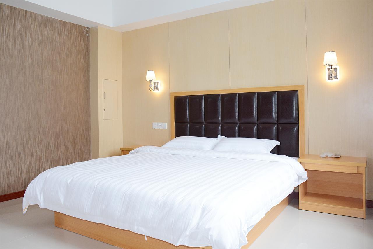 100 Inn Plus Pudong Airport Hotel 上海 外观 照片